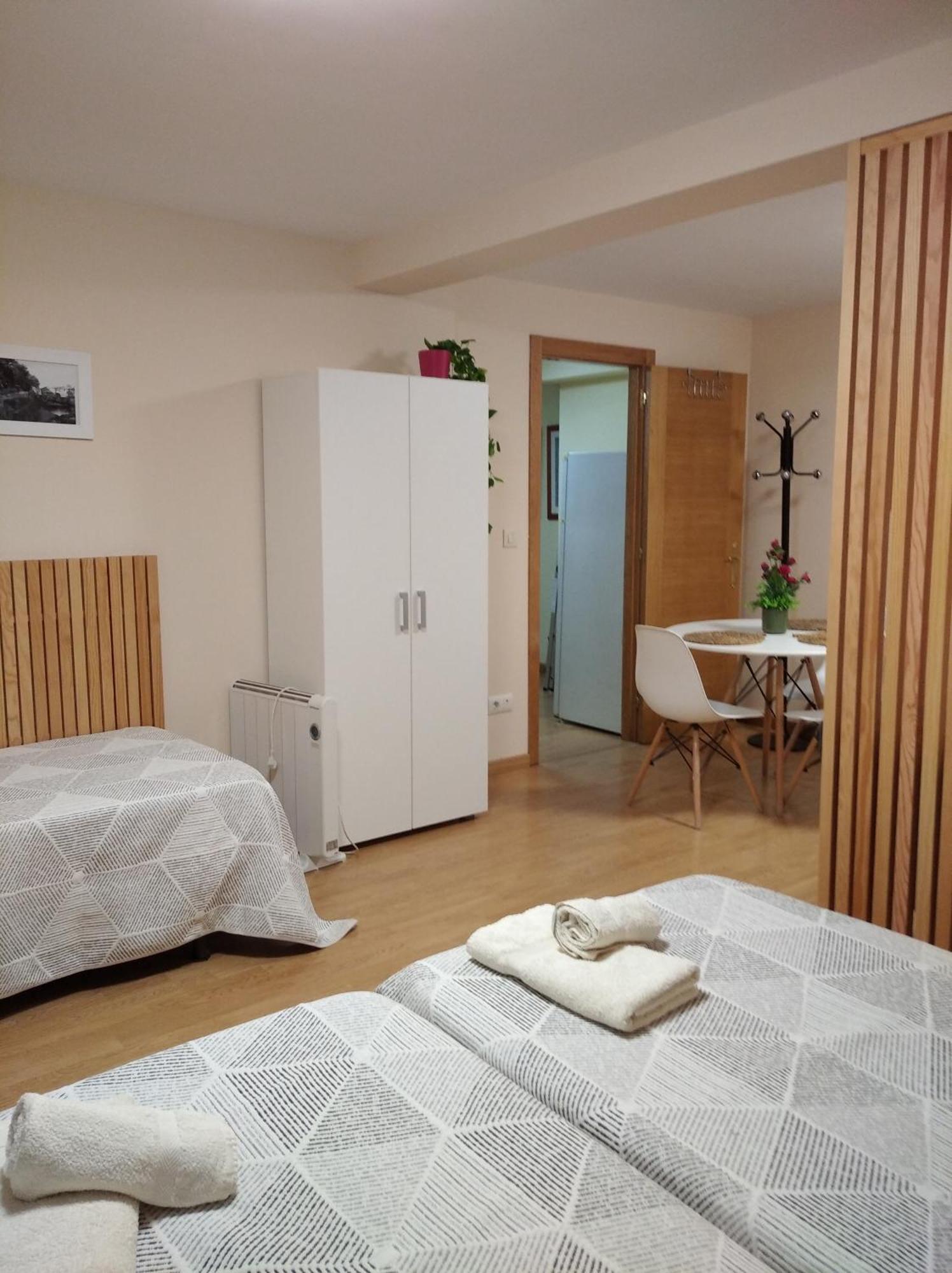 Castelao Apartments Arzua Luaran gambar